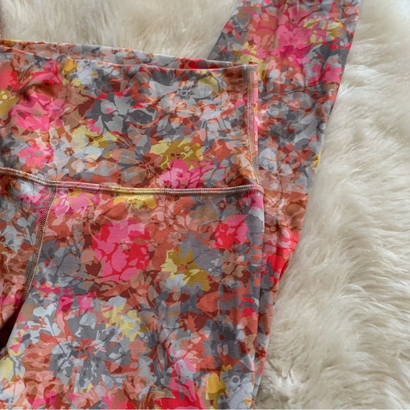 Lululemon floral align leggings in “Inflorescence Multi” - Picture 7 of 8